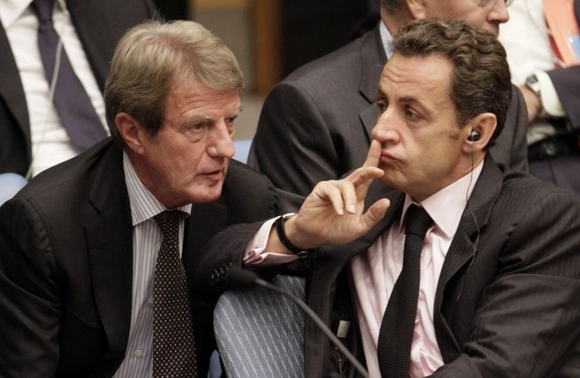 Bernard Kouchner avec Nicolas Sarkozy. D. R.